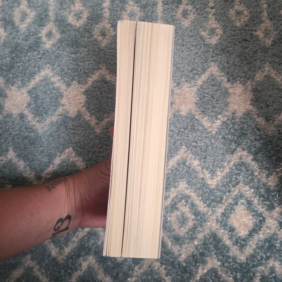 Abby Jimenez - Yours Truly - Picture 4 of 5